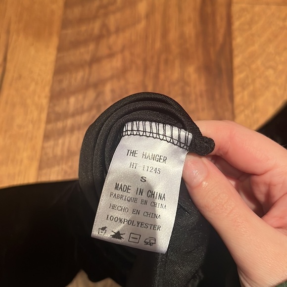 NWT Robertson + Rodeo Woman’s Black I Feel You Off The Shoulder Top Size S - Picture 5 of 5